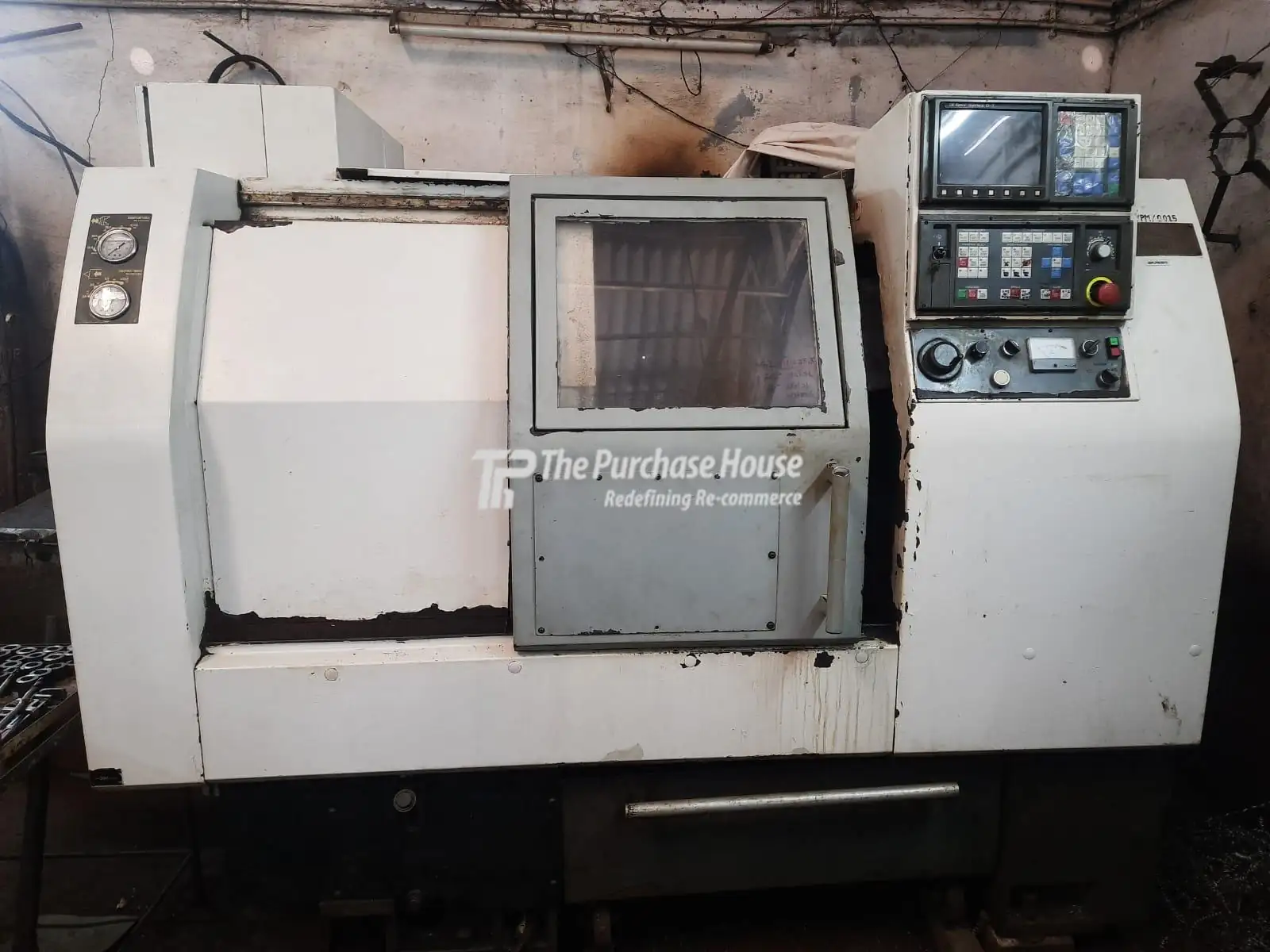 CNC TURNING MACHINE