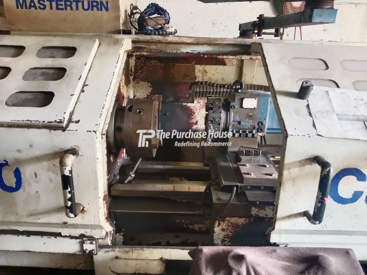CNC TURNING MACHINE