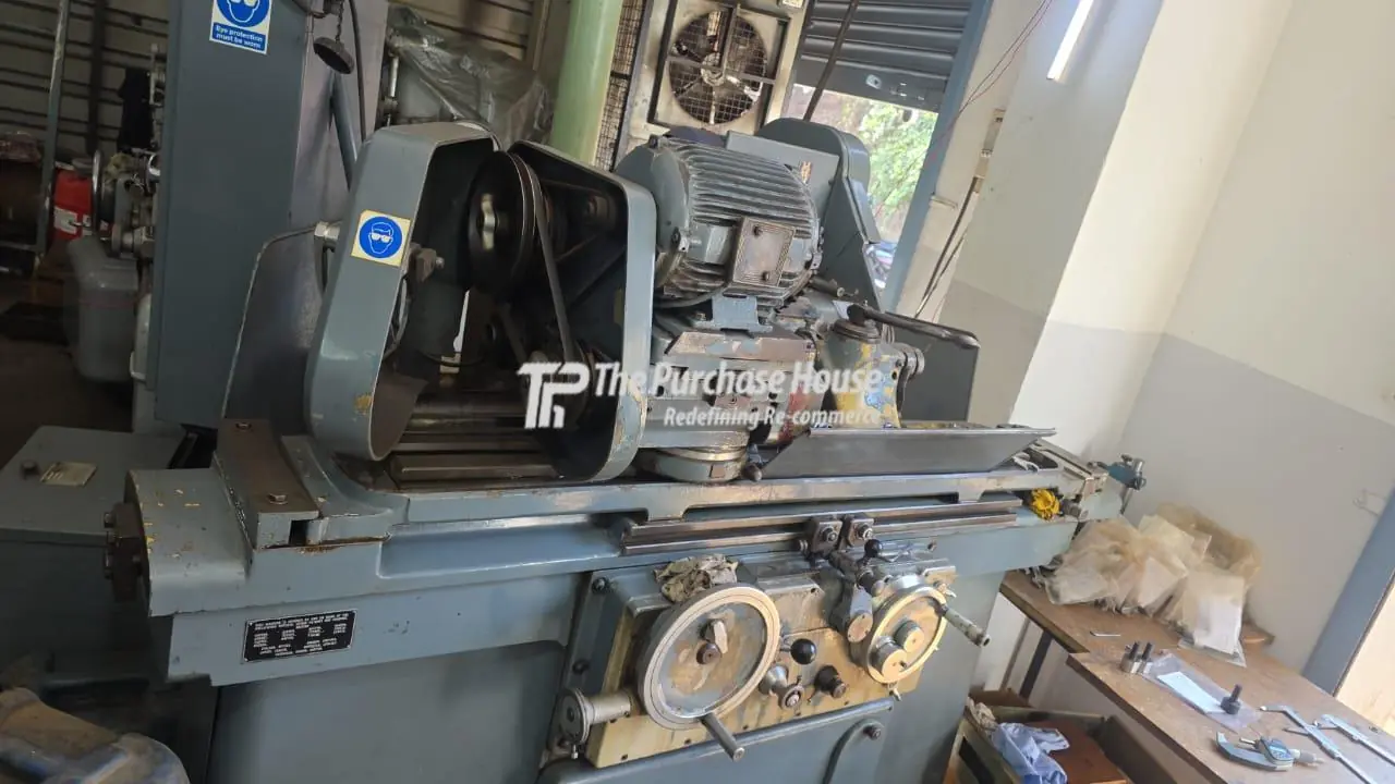 CYLINDRICAL GRINDER MACHINE
