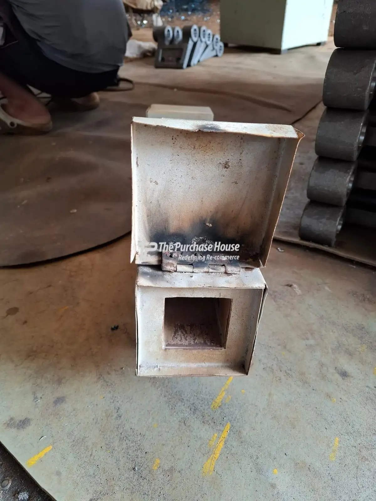 Used for uniform, digitally controlled heating, drying, and curing of industrial components and laboratory samples.
