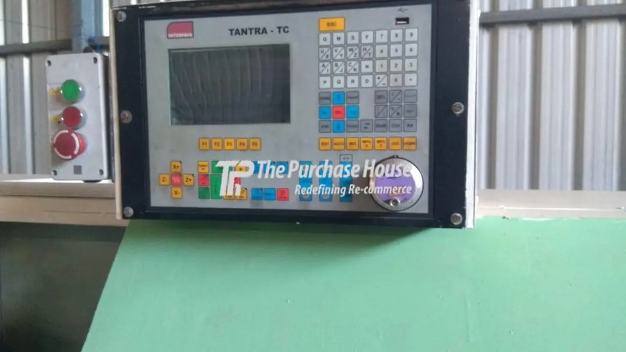 CNC TURNING MACHINE